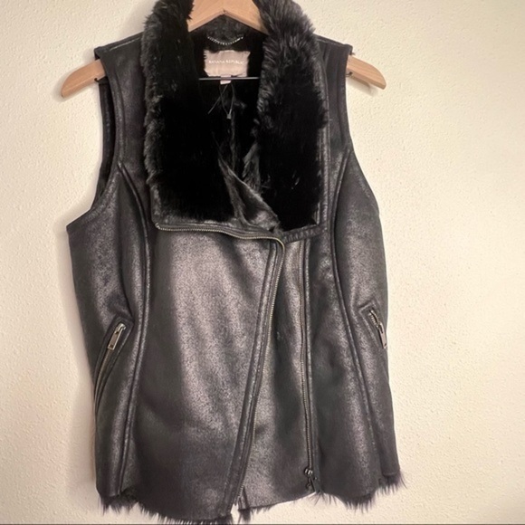 Banana Republic Multi Zip Moto Faux Shearling Vest Coat, black, size S NWOT - Picture 5 of 6